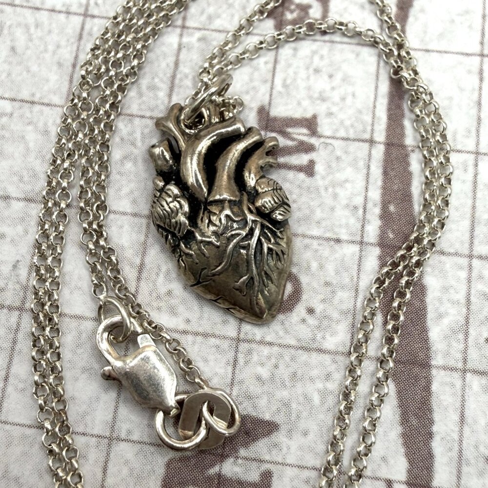 Sterling Silver Anatomical Heart Pendant Charm Necklace 925 Hallmarked Signed - Picture 12 of 13